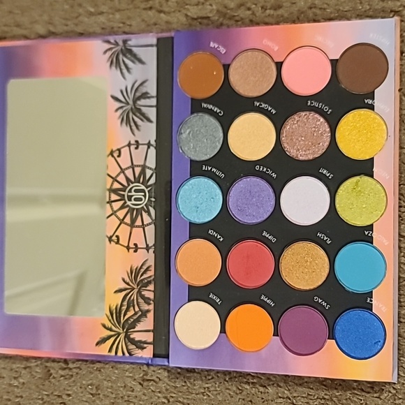BH cosmetics 3 eyeshadow palettes - Picture 7 of 10